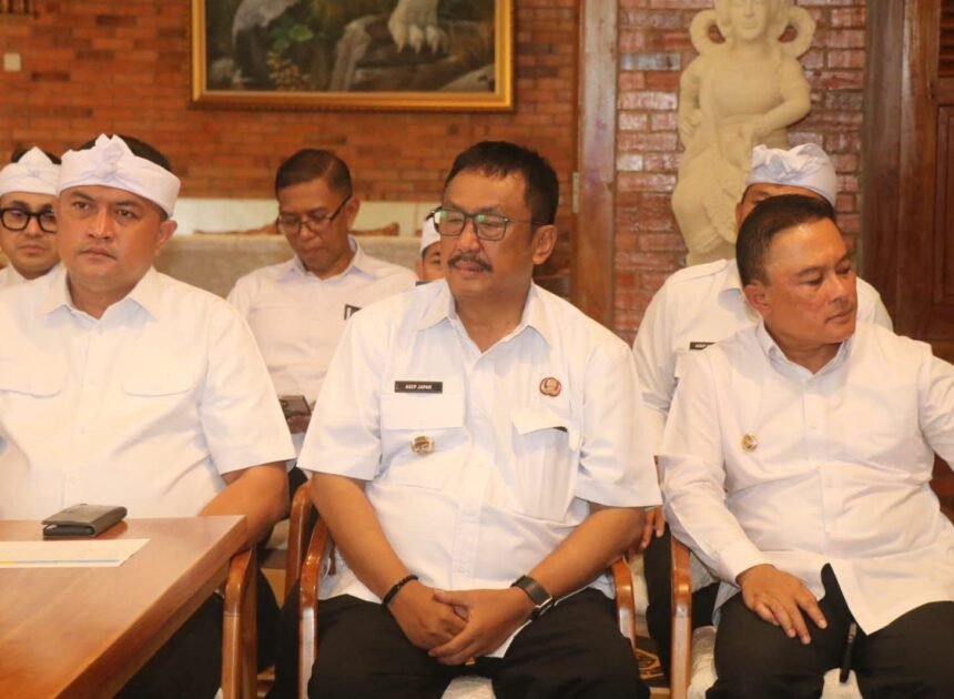 BUPATI MENGIKUTI PERESMIAN PELAKSANAAN INPRES JALAN DAERAH OLEH PRESIDEN RI